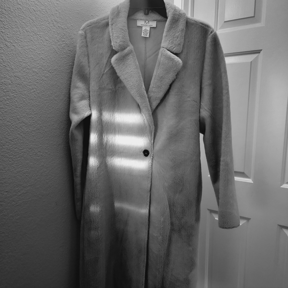 Magashoni Faux fur Coat - Picture 9 of 17